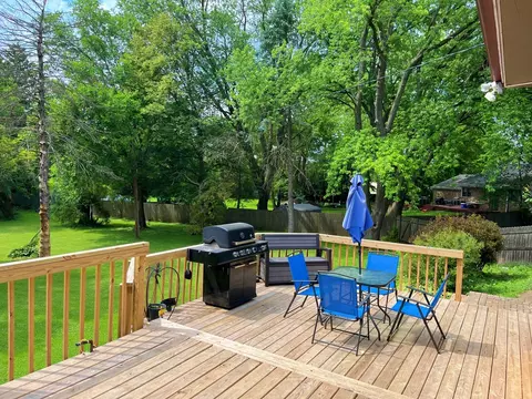 Exterior - 420 Waverly Dr, Elgin, IL 60120 photo 4 of 5