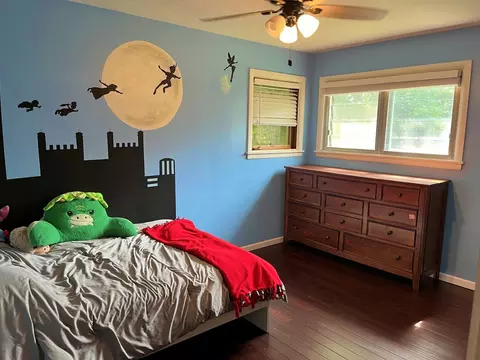 Bedroom - 420 Waverly Dr, Elgin, IL 60120 photo 3 of 4