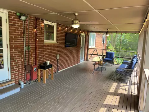 Exterior - 420 Waverly Dr, Elgin, IL 60120 photo 2 of 5