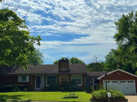 420 Waverly Dr, Elgin, IL 60120