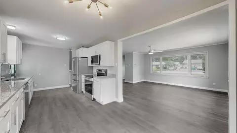 1502 Eunice Ave, Joliet, IL 60433 photo 4