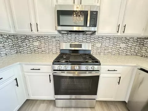 1098 Pear Tree Ln, Wheeling, IL 60090 photo 8