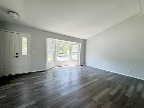 1098 Pear Tree Ln, Wheeling, IL 60090 photo 4