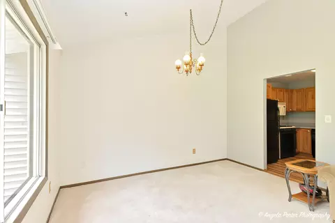 Living - 600 Devonshire Ct #A, Mchenry, IL 60050 photo 5 of 5