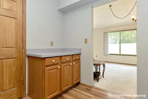 Entry Way - 600 Devonshire Ct #A, Mchenry, IL 60050 photo 2 of 2