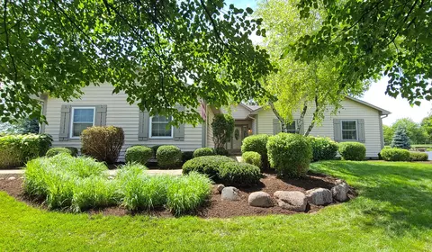 20 Steeplechase Dr, Hawthorn Woods, IL 60047