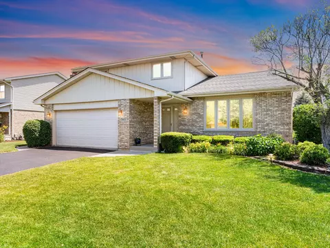 15607 Plum Tree Dr, Orland Park, IL 60462