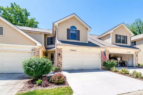 27 W223 Ash Ct, Winfield, IL 60190