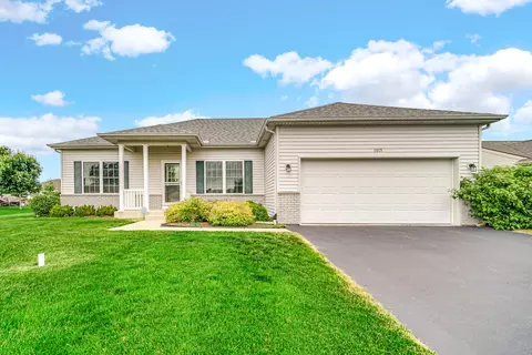 1015 Jefferson Ave, Mchenry, IL 60050
