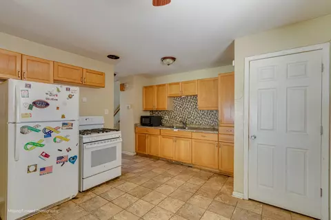 Kitchen - 16365 Paulina St, Markham, IL 60428 photo 3 of 3