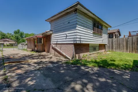 Exterior - 16365 Paulina St, Markham, IL 60428 photo 3 of 5