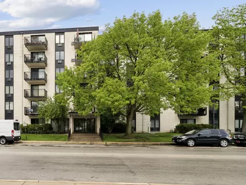 9701 N Dee Rd #6C, Niles, IL 60714