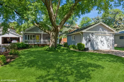 60 Grove Ave, Glen Ellyn, IL 60137