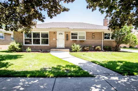 16633 Dobson Ave, South Holland, IL 60473
