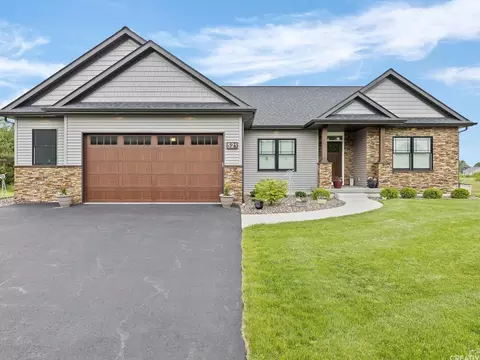 521 Walnut St, Hinckley, IL 60520