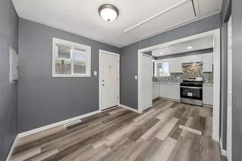 Entry Way - 9529 S Constance Ave, Chicago, IL 60617 photo 2 of 4