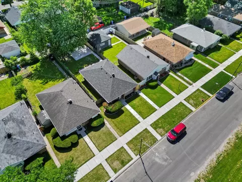 View/Area - 9529 S Constance Ave, Chicago, IL 60617 photo 2 of 5