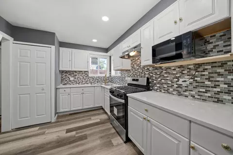 Kitchen - 9529 S Constance Ave, Chicago, IL 60617 photo 2 of 3