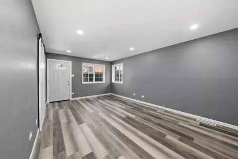 Living - 9529 S Constance Ave, Chicago, IL 60617 photo 5 of 6