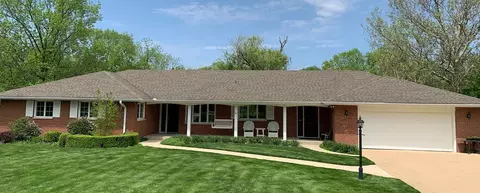 3005 Twin Oaks Dr, Joliet, IL 60435