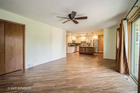1806 E Camp Mcdonald Rd, Mount Prospect, IL 60056 photo 28