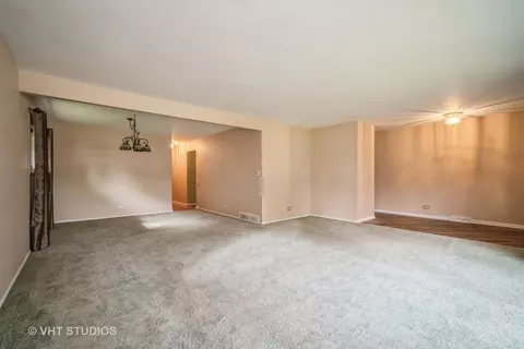 1806 E Camp Mcdonald Rd, Mount Prospect, IL 60056 photo 4