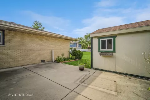 1806 E Camp Mcdonald Rd, Mount Prospect, IL 60056 photo 34