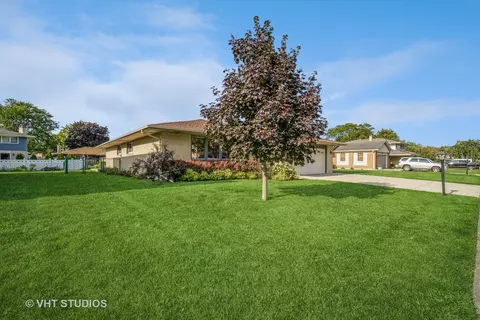 1806 E Camp Mcdonald Rd, Mount Prospect, IL 60056 photo 25