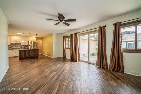 1806 E Camp Mcdonald Rd, Mount Prospect, IL 60056 photo 8