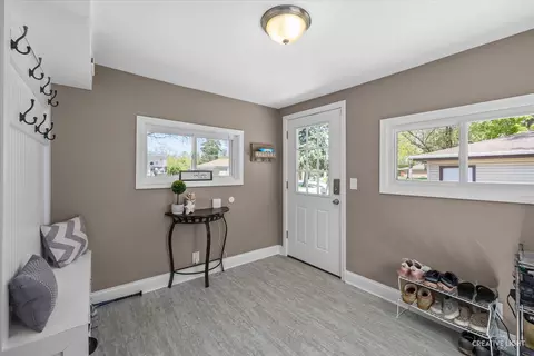 Entry Way - 205 Home Ave, Itasca, IL 60143 photo 1 of 2