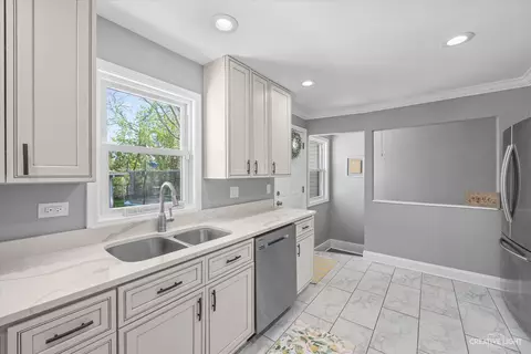 Kitchen - 205 Home Ave, Itasca, IL 60143 photo 3 of 3