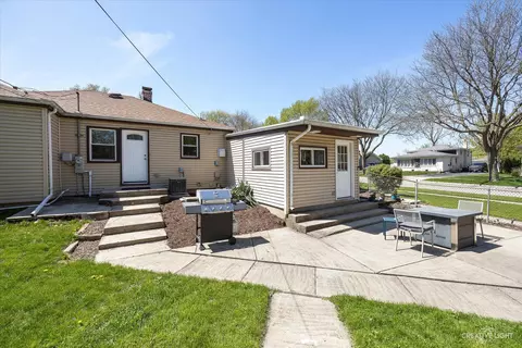 Exterior - 205 Home Ave, Itasca, IL 60143 photo 3 of 5