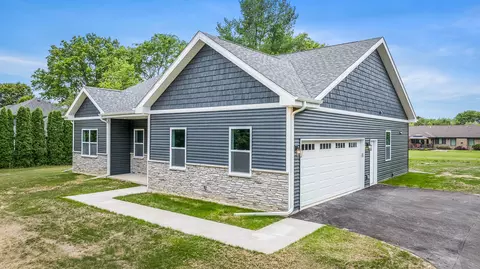11950 Southgate Rd, Roscoe, IL 61073