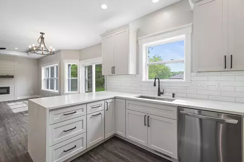 Kitchen - 11950 Southgate Rd, Roscoe, IL 61073 photo 2 of 3
