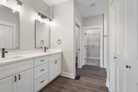 Entry Way - 11950 Southgate Rd, Roscoe, IL 61073 photo 2 of 2