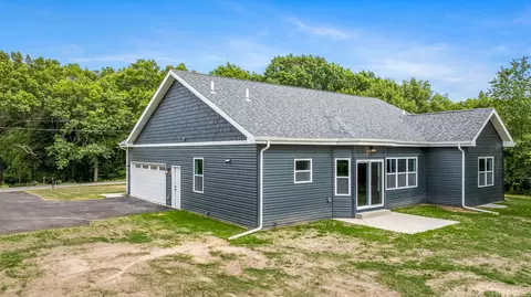 Exterior - 11950 Southgate Rd, Roscoe, IL 61073 photo 5 of 5