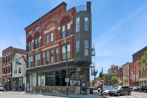 1034 N Milwaukee Ave #3, Chicago, IL 60642