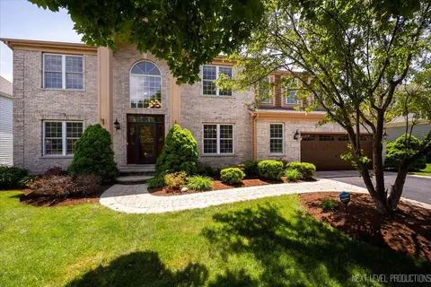 1132 Ridgewood Cir, Lake In The Hills, IL 60156