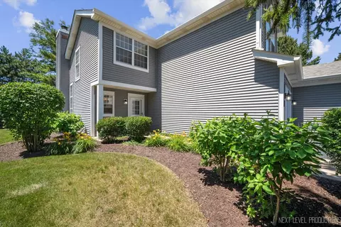 381 Mill St #381, Batavia, IL 60510