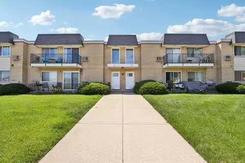 1440 N Evergreen Ave #2B, Arlington Heights, IL 60004