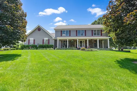 725 Jamestowne Rd, Sleepy Hollow, IL 60118