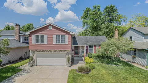 830 Pheasant Walk Dr, Schaumburg, IL 60193