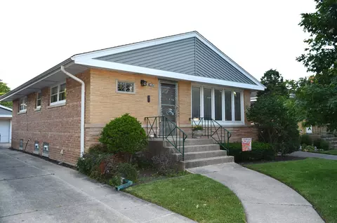 7452 W Howard St, Niles, IL 60714