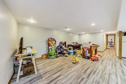 Other - 1660 Lin Lor Ct, Elgin, IL 60123 photo 2 of 9