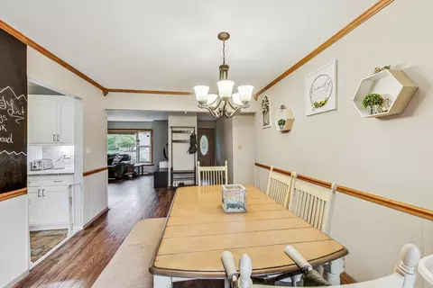 Dining - 1660 Lin Lor Ct, Elgin, IL 60123 photo 3 of 3