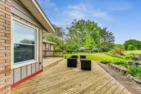 Exterior - 1660 Lin Lor Ct, Elgin, IL 60123 photo 5 of 10