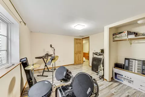Other - 1660 Lin Lor Ct, Elgin, IL 60123 photo 8 of 9