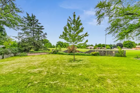 Exterior - 1660 Lin Lor Ct, Elgin, IL 60123 photo 10 of 10