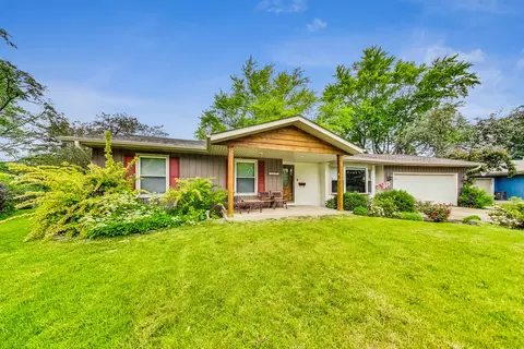 Exterior - 1660 Lin Lor Ct, Elgin, IL 60123 photo 2 of 10