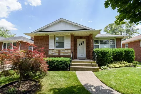 1613 Kensington Ave, Westchester, IL 60154